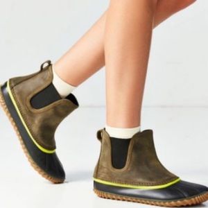 Sorel Out and About Green rain Bootie boots size 9